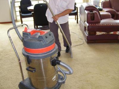 廣元地毯清洗服務(wù)全攻略 專業(yè)供應(yīng)商、價(jià)格解析與清潔公司選擇